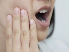 女子脸痛3年误当牙痛拔牙后更痛了 三叉神经痛的{警示}